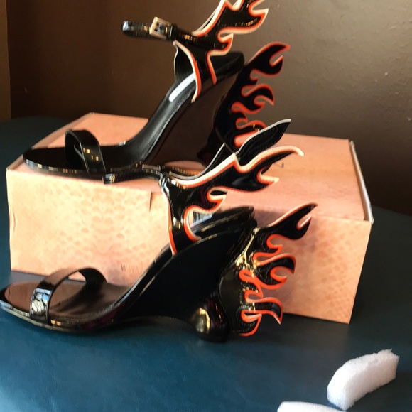 Light Em Up! Black Flame Wedges. - Picture 4 of 7